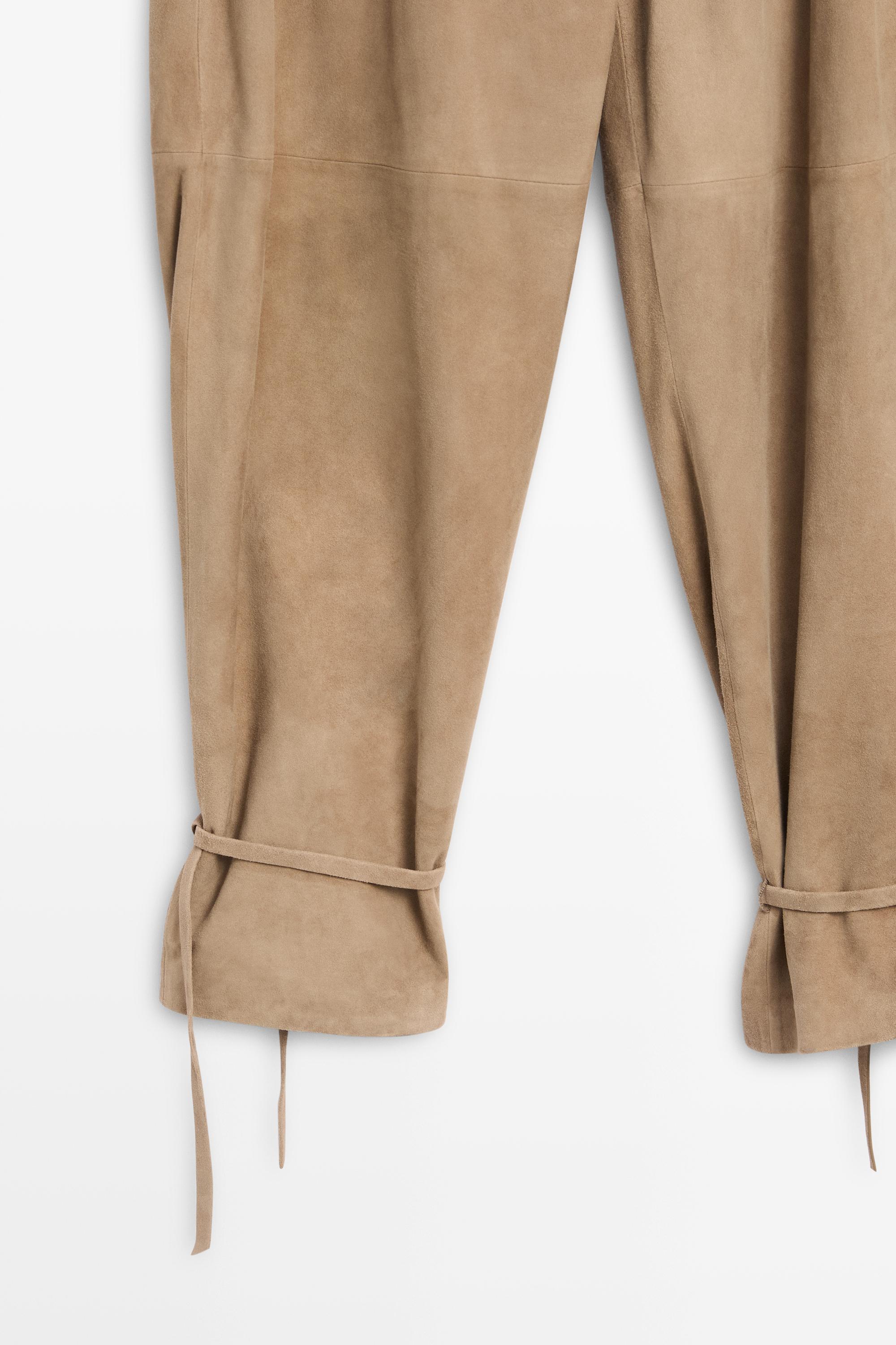 Pantalon en cuir daim à bas noué